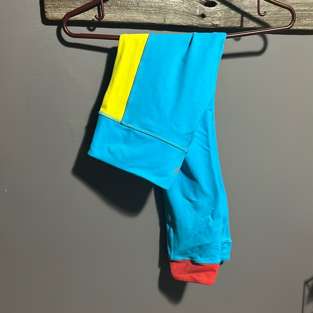 Vintage Rare Primary color Y2K Lululemon capri leggings pants